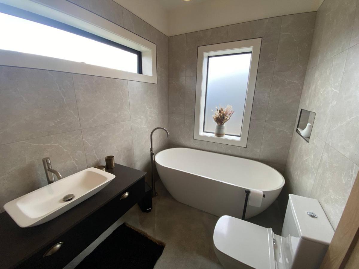 Black Stilt Retreat, Stunning Luxury Property Twizel Esterno foto