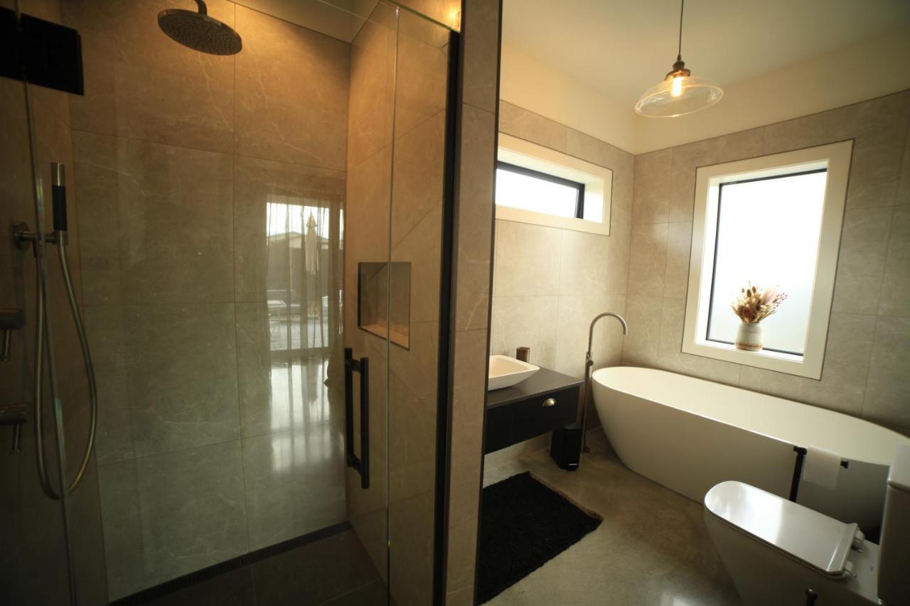 Black Stilt Retreat, Stunning Luxury Property Twizel Esterno foto