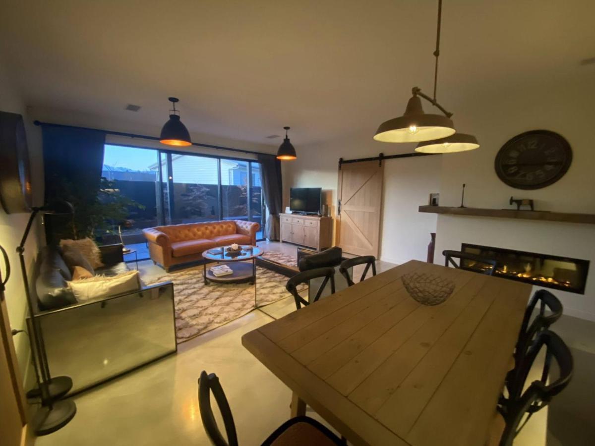 Black Stilt Retreat, Stunning Luxury Property Twizel Esterno foto