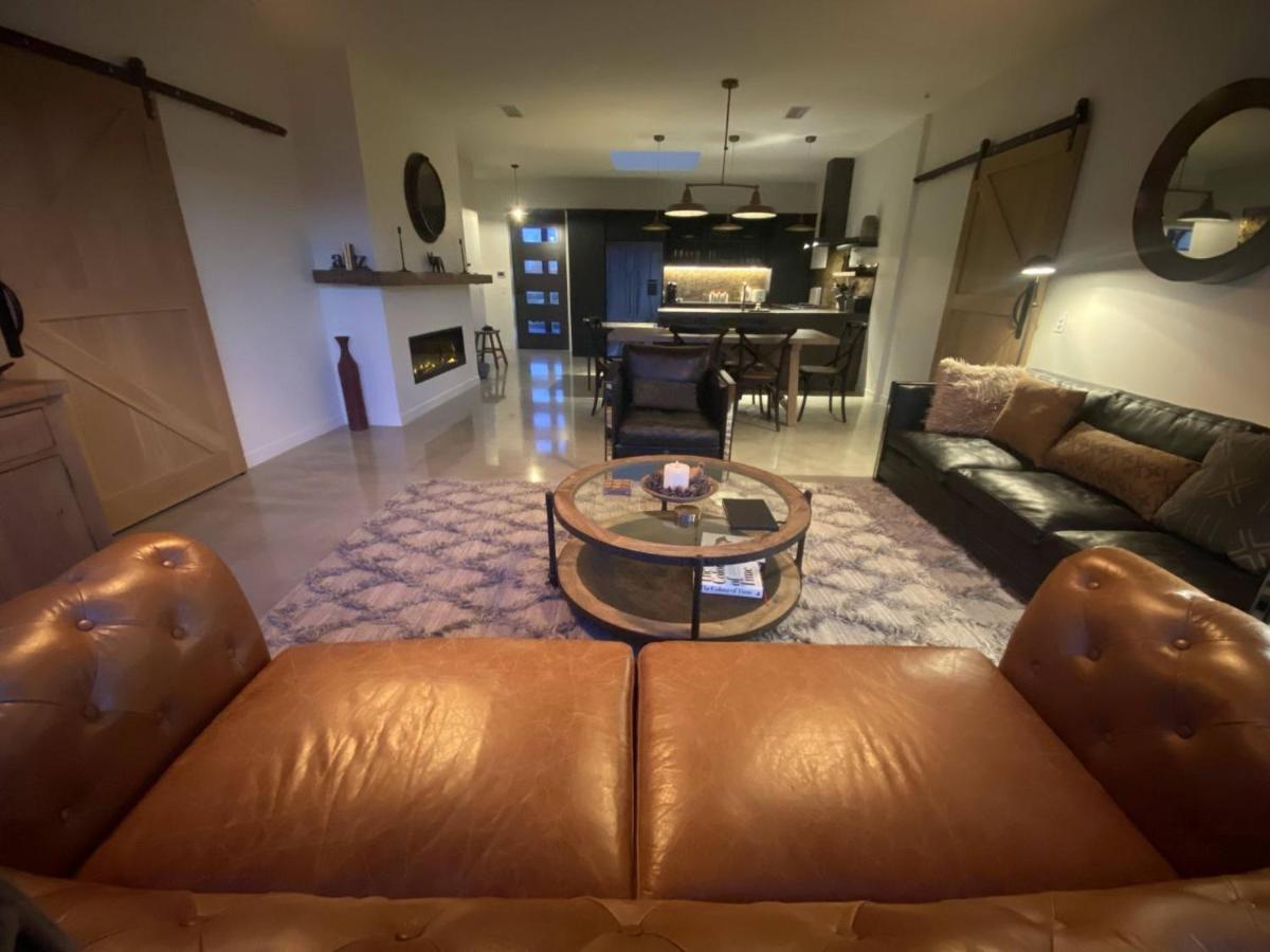 Black Stilt Retreat, Stunning Luxury Property Twizel Esterno foto